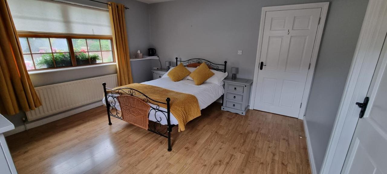 The Madden Guest House Gilford Exteriér fotografie